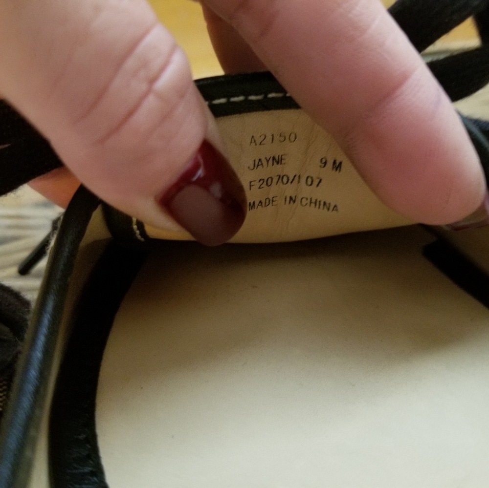 Coach flats. - Picture 3 of 3